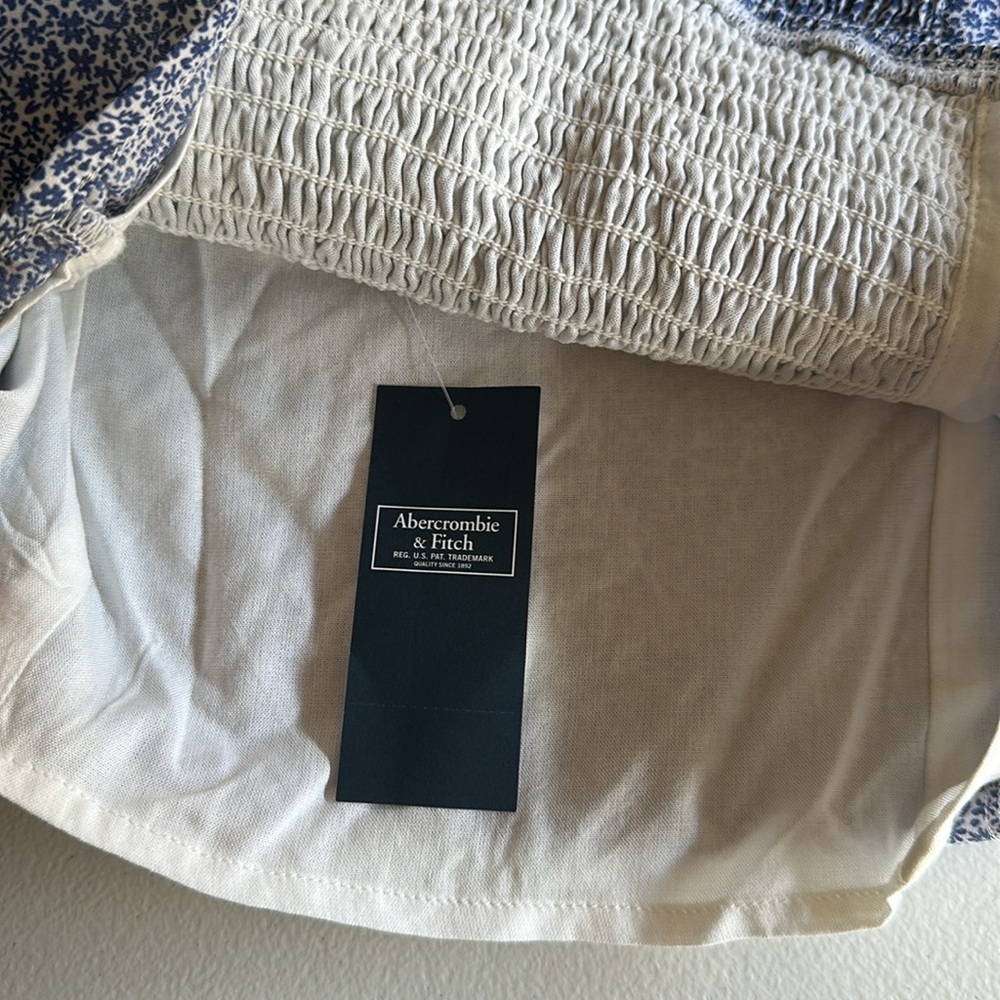 Abercrombie and fitch - Picture 3 of 3